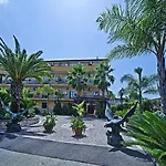 Hotel Happy Days