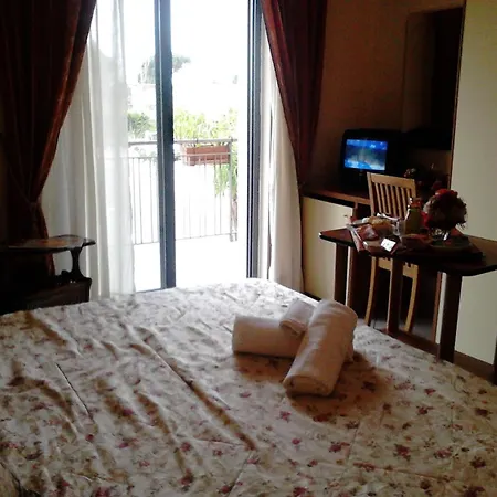Happy Days Hotel 3*