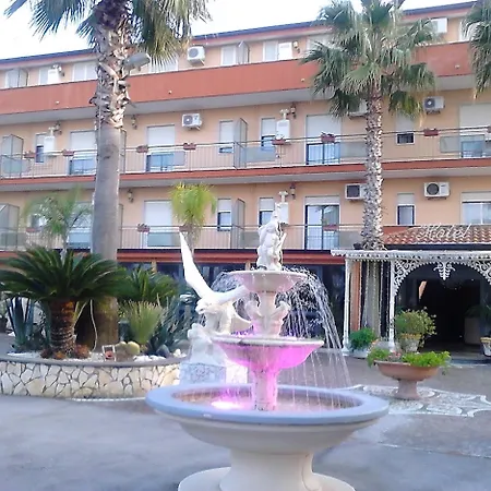 Happy Days Hotel