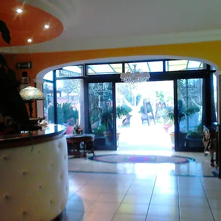 Happy Days Hotel