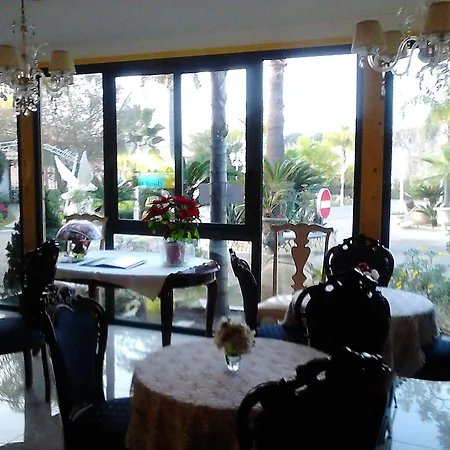 Happy Days Hotel 3*