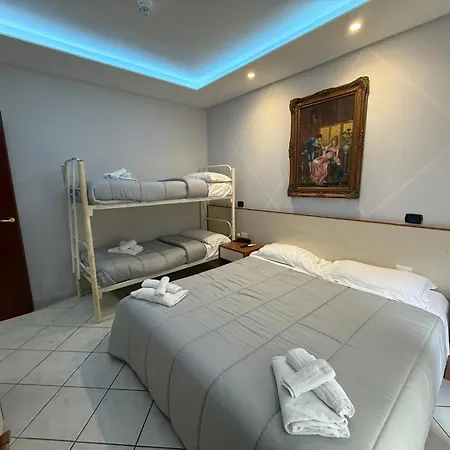 Happy Days Hotel 3*
