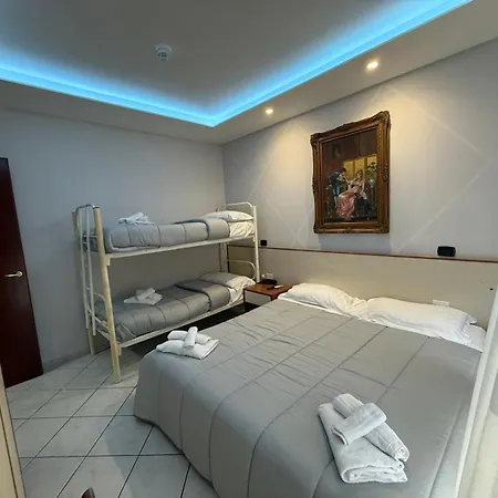 Happy Days Hotel 3*