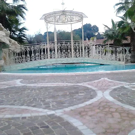 Hotel Happy Days